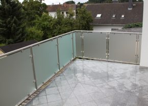 Glasgel�nder 3